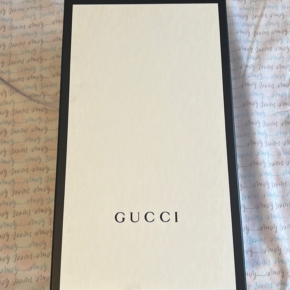 In good condition.. I bought it by mistake it’s a 61/2 for men’s size..